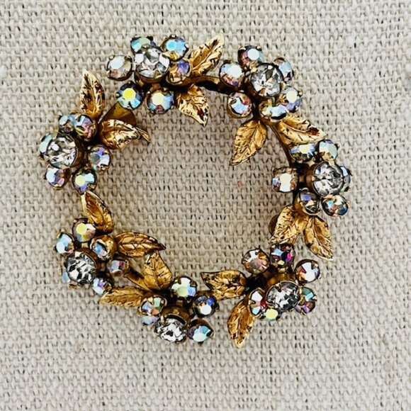 Vintage Floral Wreath Brooch Pin Rhinestone Flowers Gold Tone Leaves - Picture 2 of 5